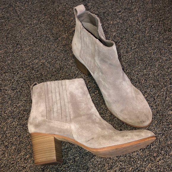 Heeled booties - Picture 1 of 2